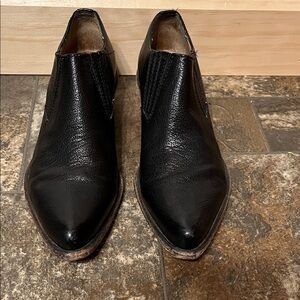 Frye Black LeatherWomen’s western style shoes. Size 6B